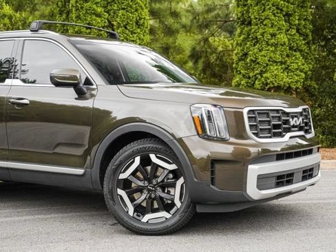 Used 2024 Kia Telluride S FWD image 7