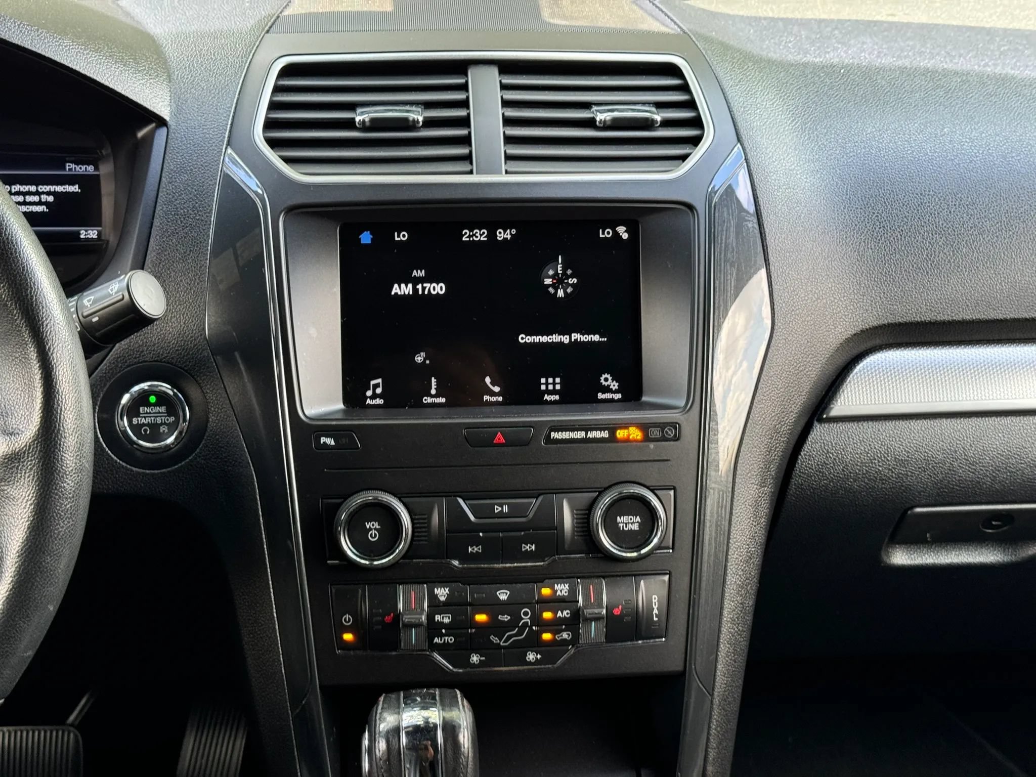Used 2018 Ford Explorer XLT w/ Equipment Group 202A FWD image 16