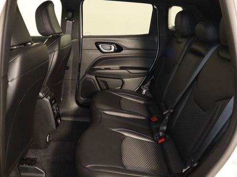 New 2026 Jeep Compass Latitude image 17