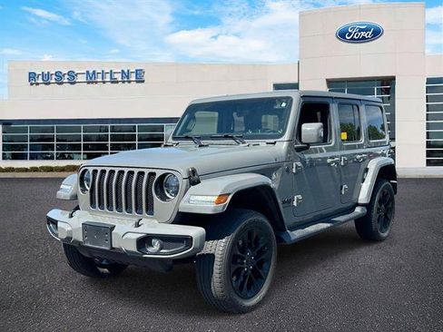 Used 2023 Jeep Wrangler Unlimited Sahara AWD/4WD image 6
