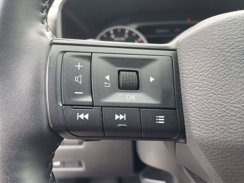 Used 2025 Nissan Rogue SV FWD image 20