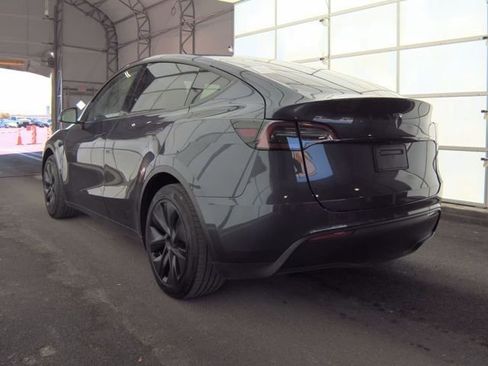Used 2025 Tesla Model Y Long Range image 4