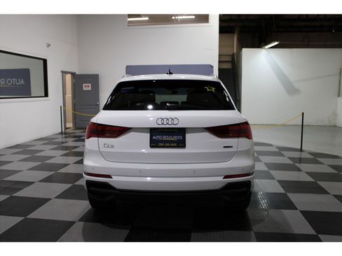 Used 2024 Audi Q3 2.0T Premium image 5