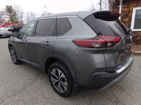 Used 2021 Nissan Rogue SV image 11