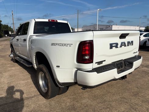 Used 2026 RAM 3500 Big Horn AWD/4WD image 2