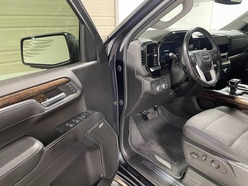 Used 2022 GMC Sierra 1500 Elevation w/ Preferred Package AWD/4WD image 10