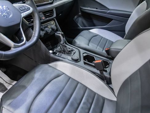 Certified 2023 Volkswagen Taos SEL AWD/4WD image 18