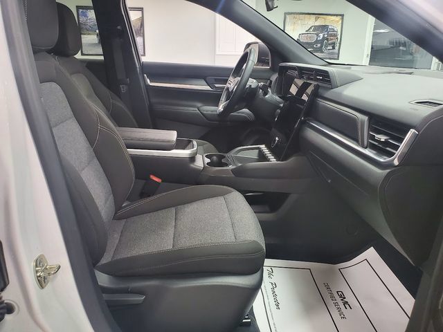 Used 2025 GMC Terrain Elevation AWD/4WD image 26