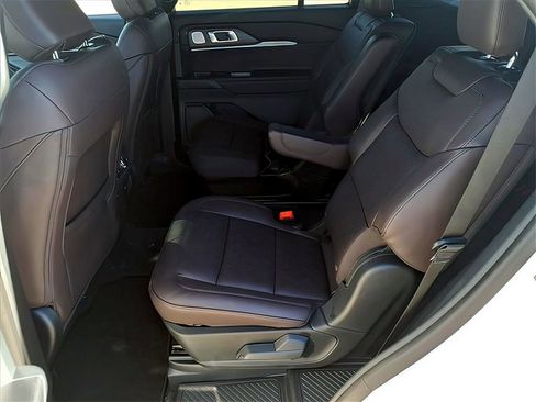 New 2026 Ford Explorer Platinum image 18