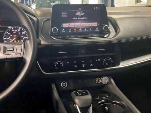 Used 2023 Nissan Rogue S image 18