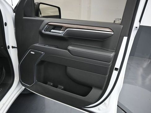 Used 2023 Chevrolet Silverado 1500 LT Trail Boss w/ Convenience Package II image 29