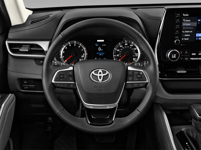 Used 2021 Toyota Highlander XLE AWD/4WD image 8