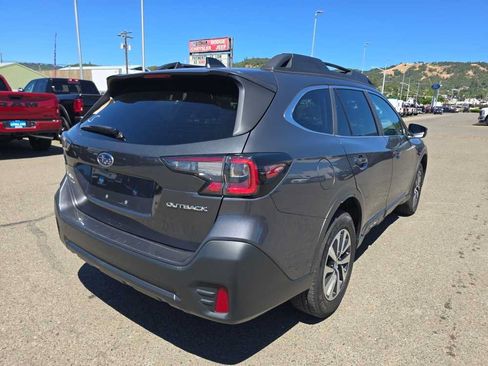 Used 2022 Subaru Outback Premium AWD/4WD image 10