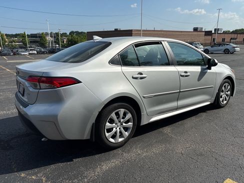 Used 2024 Toyota Corolla LE FWD image 12