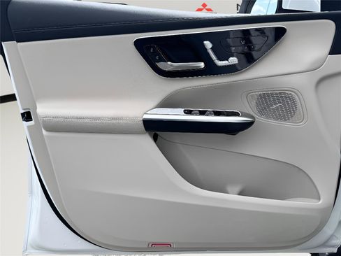 Used 2023 Mercedes-Benz GLC 300 4MATIC image 26