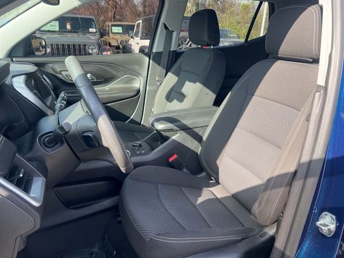 Used 2022 GMC Terrain SLE w/ Driver Convenience Package image 16