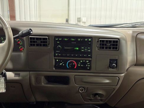Used 2002 Ford F350 Lariat RWD image 18