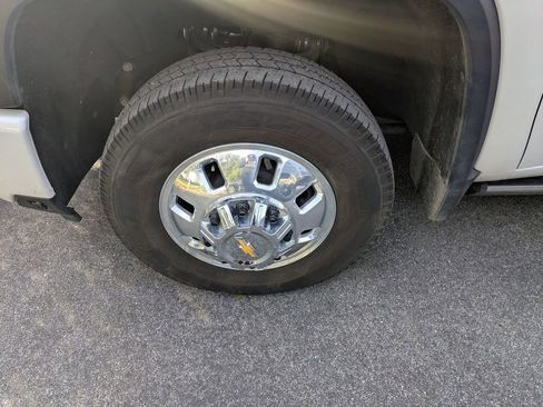 Used 2025 Chevrolet Silverado 3500 High Country w/ High Country Premium Package image 6