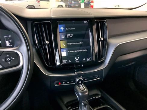 Used 2019 Volvo XC60 T6 Momentum w/ Premium Package image 6