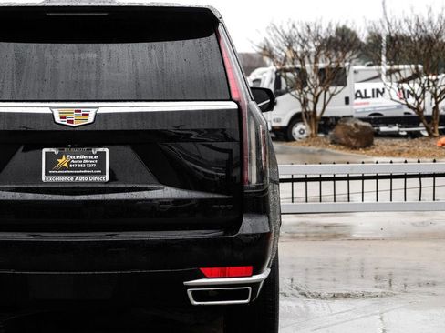 Used 2021 Cadillac Escalade ESV Premium Luxury image 54