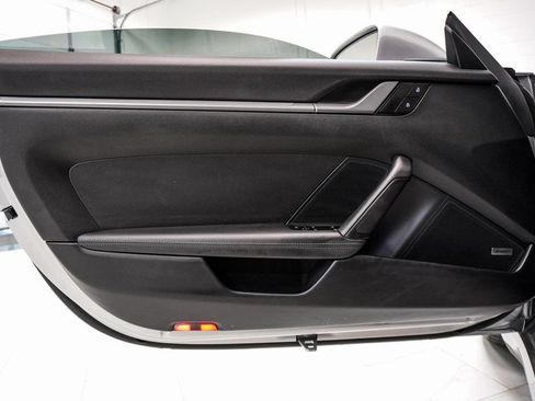 Used 2024 Porsche 911 Carrera RWD image 34
