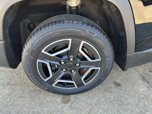 New 2026 Jeep Cherokee Laredo AWD/4WD image 9