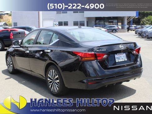 Used 2025 Nissan Altima 2.5 SV FWD image 9