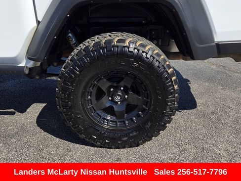 Used 2021 Jeep Gladiator Sport image 12