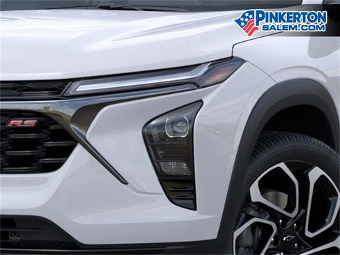 New 2026 Chevrolet Trax RS w/ Sunroof Package image 10