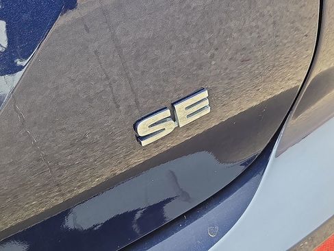 Used 2024 Mitsubishi Outlander SE image 13