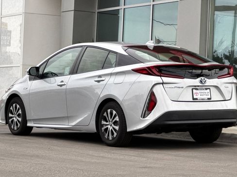 Certified 2022 Toyota Prius Prime XLE image 8