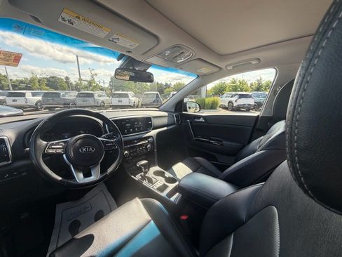 Used 2022 Kia Sportage EX AWD/4WD image 9