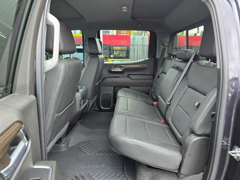 Used 2023 Chevrolet Silverado 1500 RST AWD/4WD image 16