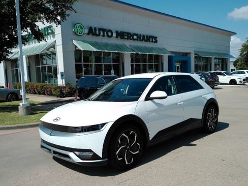 Used 2024 Hyundai Ioniq 5 SEL RWD image 1