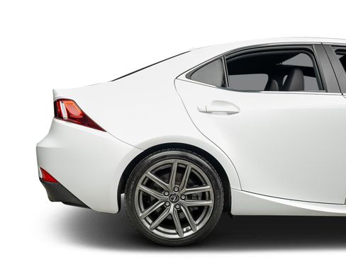 Used 2016 Lexus IS 200t w/ F Sport Package RWD image 33