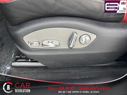 Used 2022 Porsche Macan w/ Premium Package Plus AWD/4WD image 28