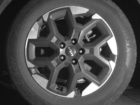 Used 2024 Kia Sorento S image 14