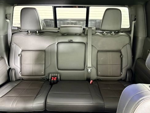 Used 2022 Chevrolet Silverado 1500 High Country w/ Technology Package image 19