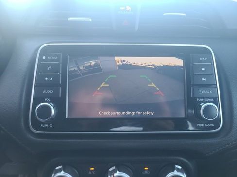 Used 2020 Nissan Versa S image 27