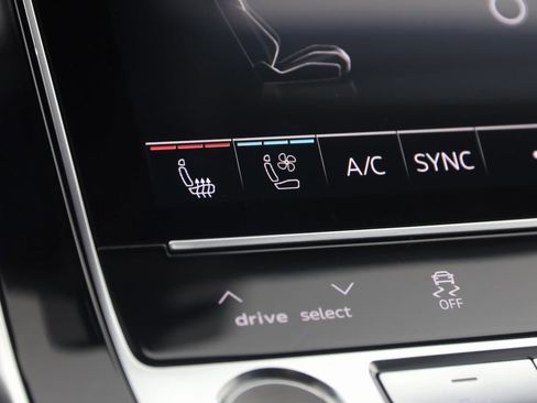 Used 2021 Audi Q8 Prestige w/ Prestige Package image 8