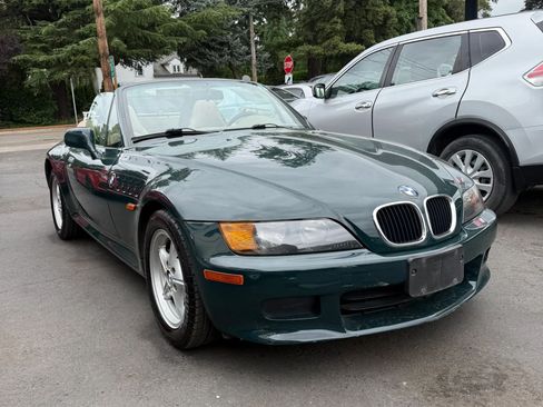 Used 1999 BMW Z3 2.5i RWD image 2