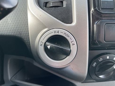 Used 2015 Toyota Tacoma 4x4 Double Cab w/ SR5 Package image 19