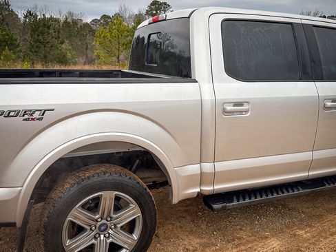 Used 2019 Ford F150 XLT w/ Equipment Group 302A Luxury image 11