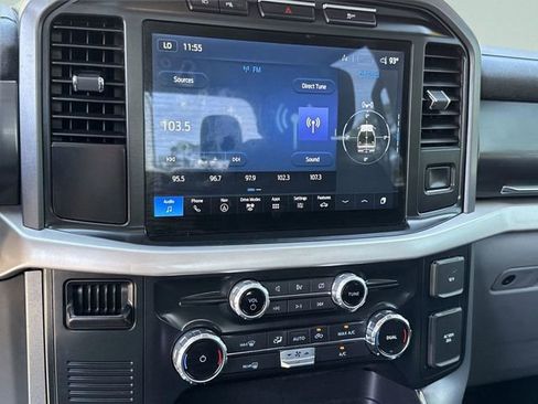 Used 2022 Ford F150 Lightning XLT image 34