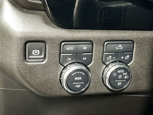 Used 2024 GMC Sierra 1500 Elevation AWD/4WD image 6