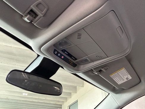 Used 2022 Chevrolet Equinox LT image 17