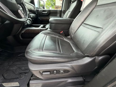 Used 2022 GMC Sierra 2500 Denali w/ Denali Ultimate Package AWD/4WD image 11