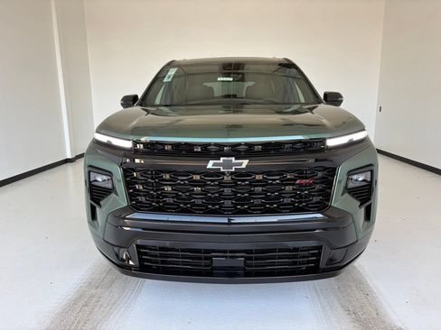 New 2027 Chevrolet Traverse RS w/ LPO, Floor Liner Package FWD image 17