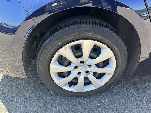 Used 2023 Toyota Corolla LE w/ Carpet Mat Package (TMS) FWD image 19