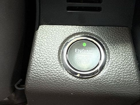 Used 2020 Ford Expedition XLT w/ Equipment Group 202A RWD image 23